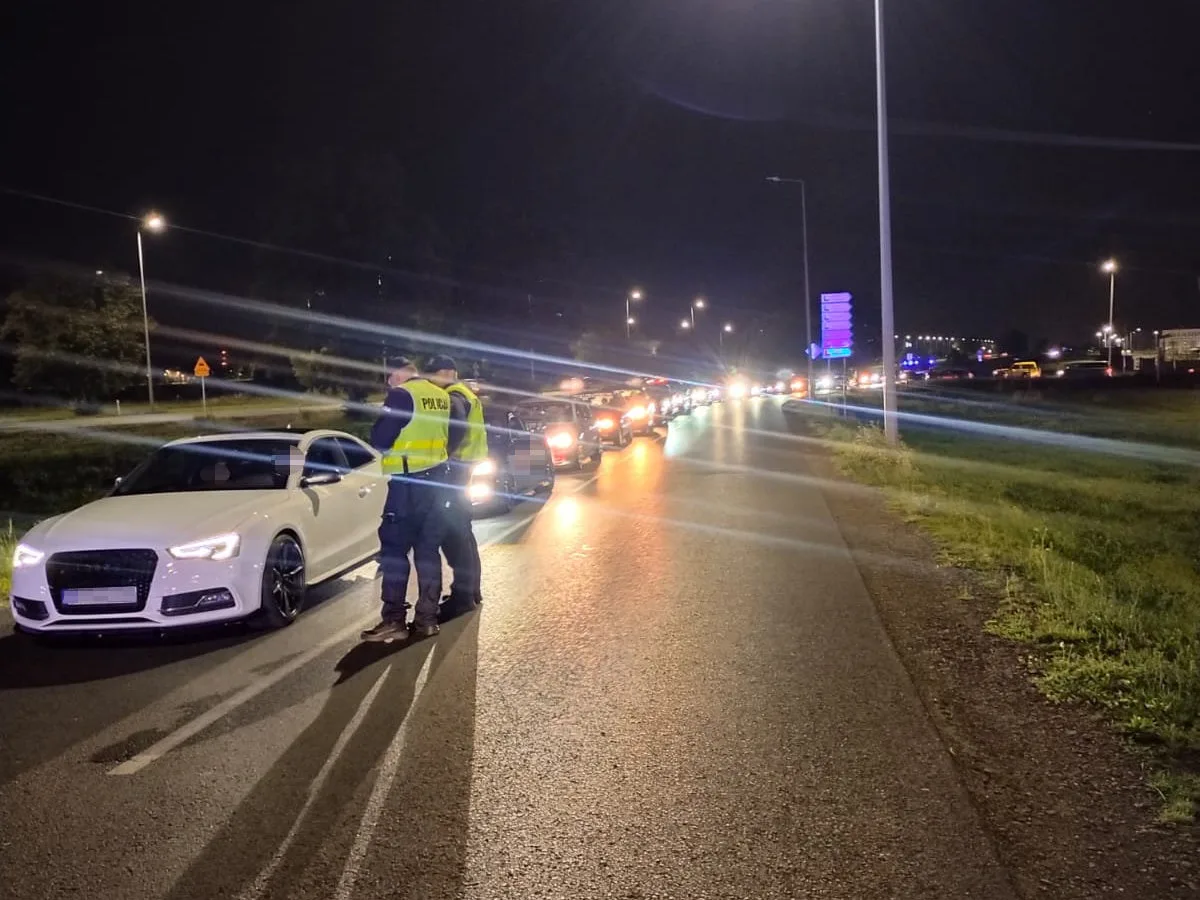 Policja zapobiegła nielegalnym wyścigom [fot.  nadesłane]