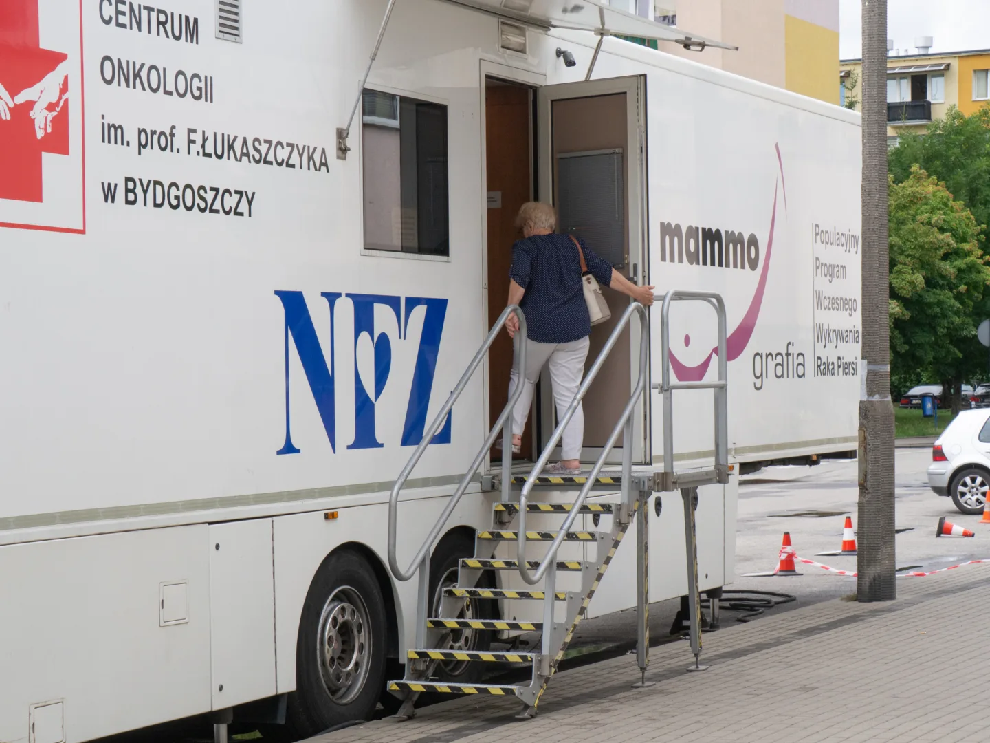 W środę 23 lipca  mammobusz czekał na Panie przed DK Modraczek na bydgoskich Wyżynach (fot. Janusz Wiertel)